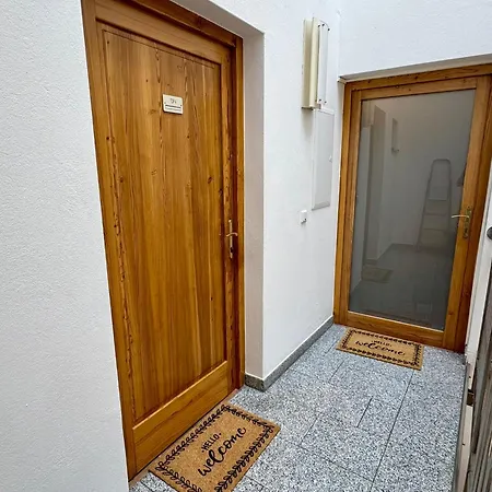 Appartement Klimatisiertes Ruhiges Altstadt-studio Im Zentrum - Herrenplatz Sankt Poelten